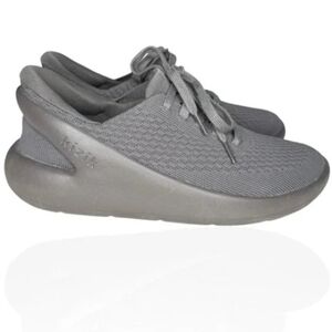 Low cut sneakers gray